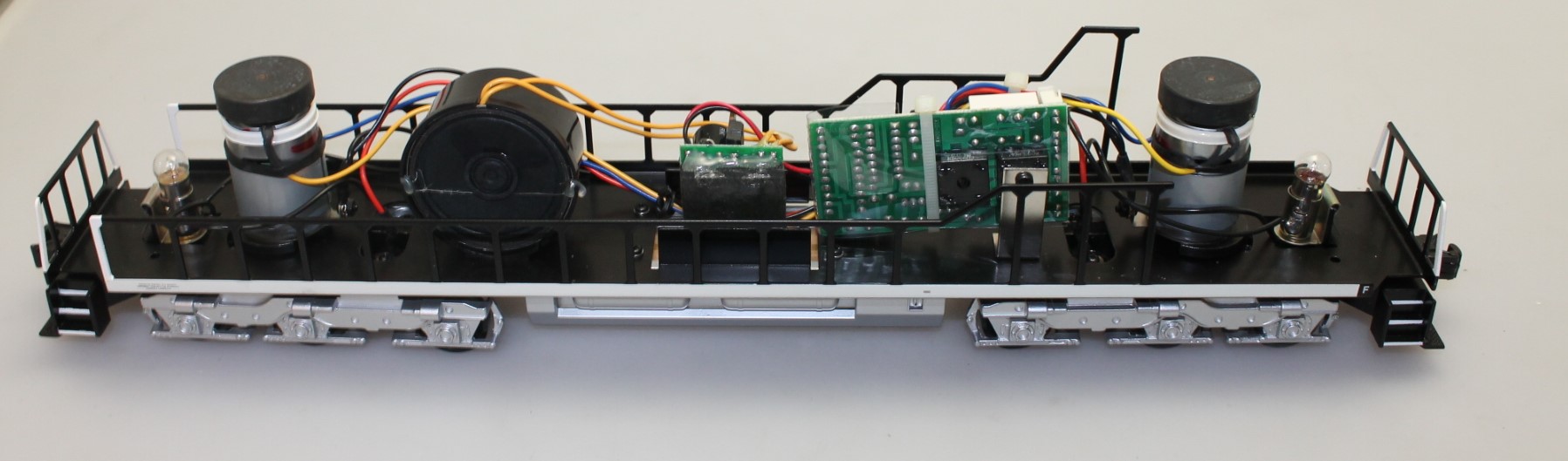 (image for) Complete Chassis - SP ( O Scale SD90 )